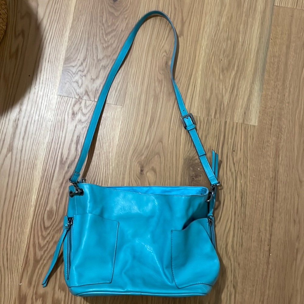 Blue Purse With Eight Pockets - Detachable Handle - Two Different Ways to Carry